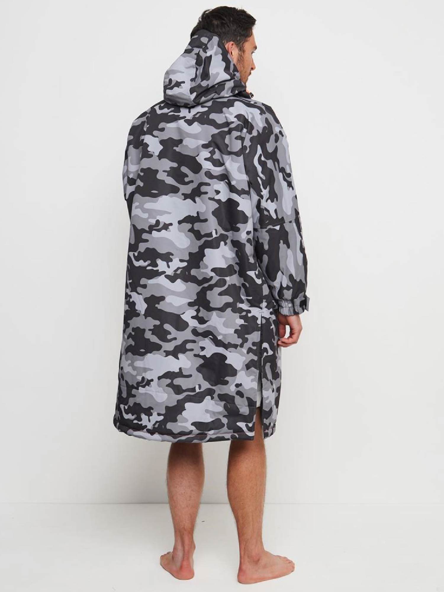 Fleece - Lined Changing Robe | Unisex | Gray Camouflage - Wave Sups USA